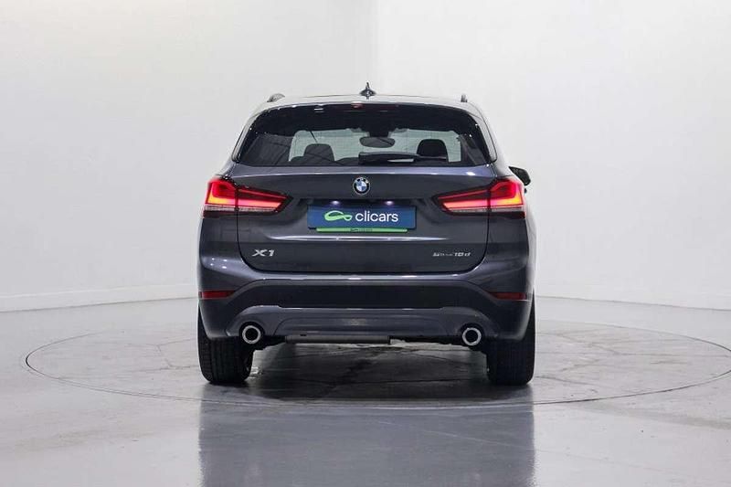 Käytetty BMW X1 M Sport 150 HP (110 kW) 2022 Harmaa Katumaasturi