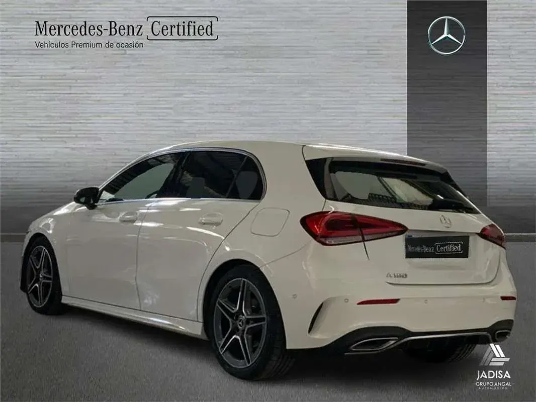 Usado Mercedes A180 136 CV (100 kW) 2021 Blanco Utilitario