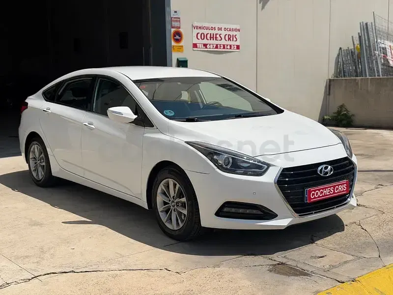 Usado Hyundai i40 135 CV (99 kW) 2017 Blanco Berlina