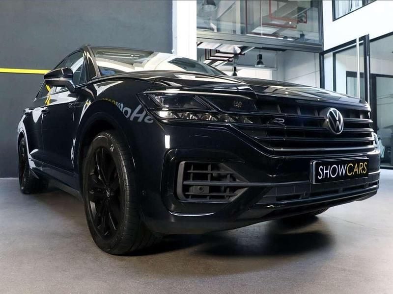 Usado VW Touareg R 340 CV (250 kW) 2022 Negro SUV