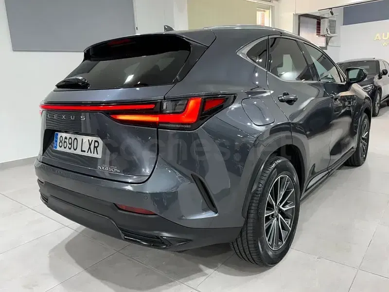 Usado Lexus NX450h+ Executive Line 306 CV (225 kW) 2022 Gris / plata SUV