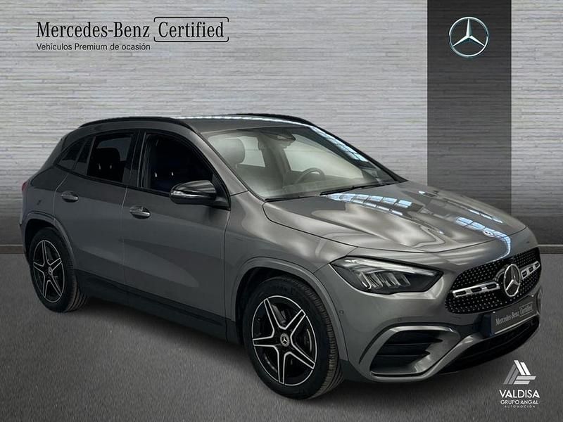 Usado Mercedes GLA200 AMG line 150 CV (110 kW) 2025 Gris SUV