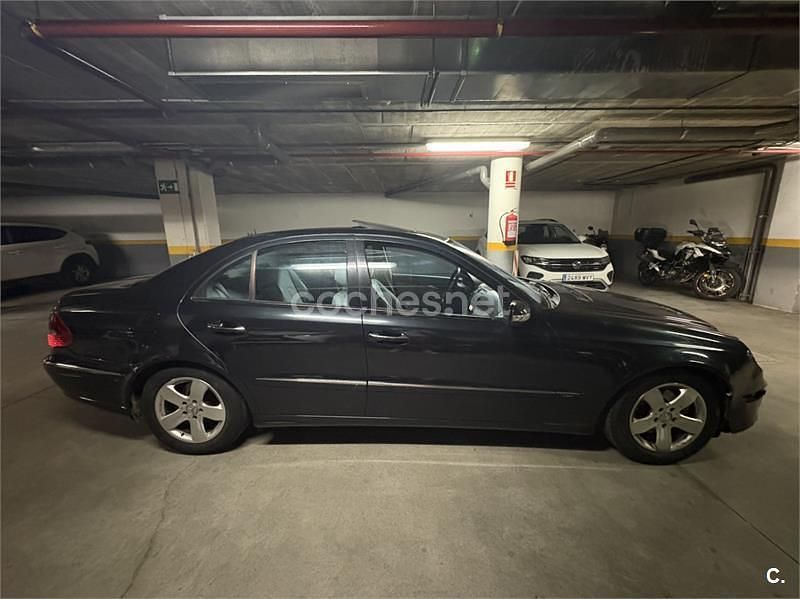 Usado Mercedes E270 Avantgarde 170 CV (125 kW) 2002 Verde Berlina