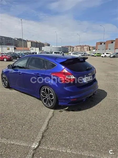Usado Ford Focus ST 250 CV (183 kW) 2014 Azul Berlina