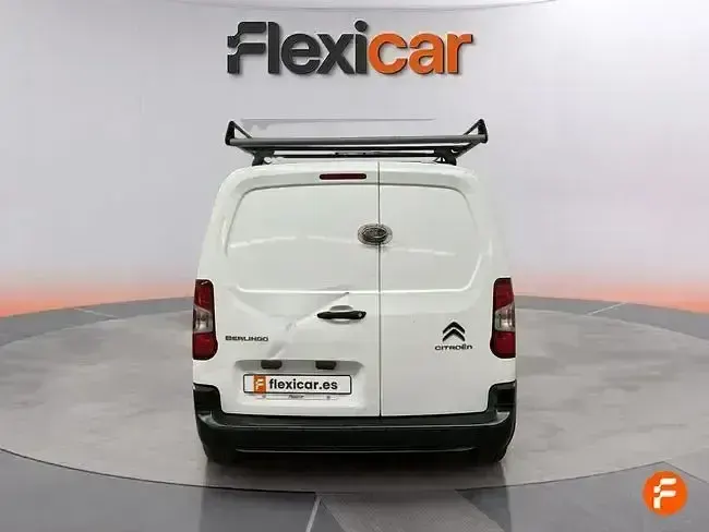 Usado Citroën Berlingo Feel 102 CV (75 kW) 2020 Blanco Monovolumen