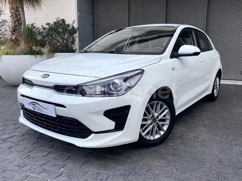Usado Kia Rio 84 CV (61 kW) 2021 Blanco Berlina