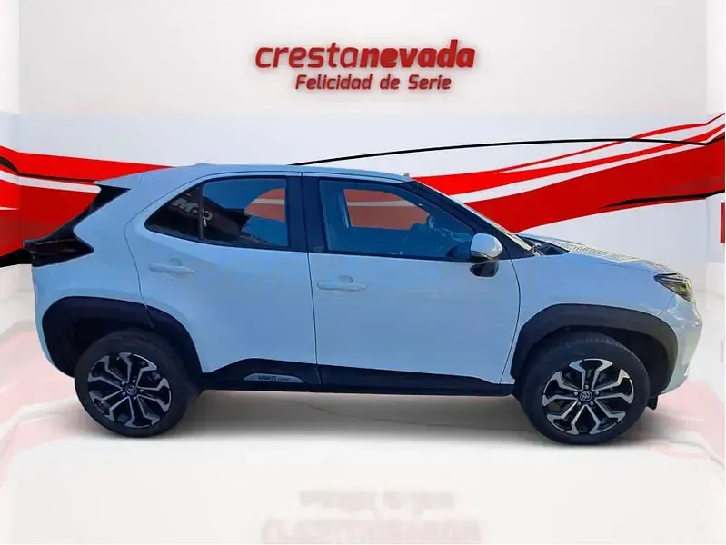 Usado Toyota Yaris Cross Active 116 CV (85 kW) 2022 Blanco SUV