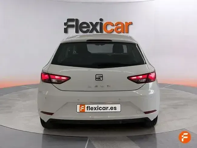 Usado Seat Leon Reference 115 CV (84 kW) 2019 Blanco Berlina