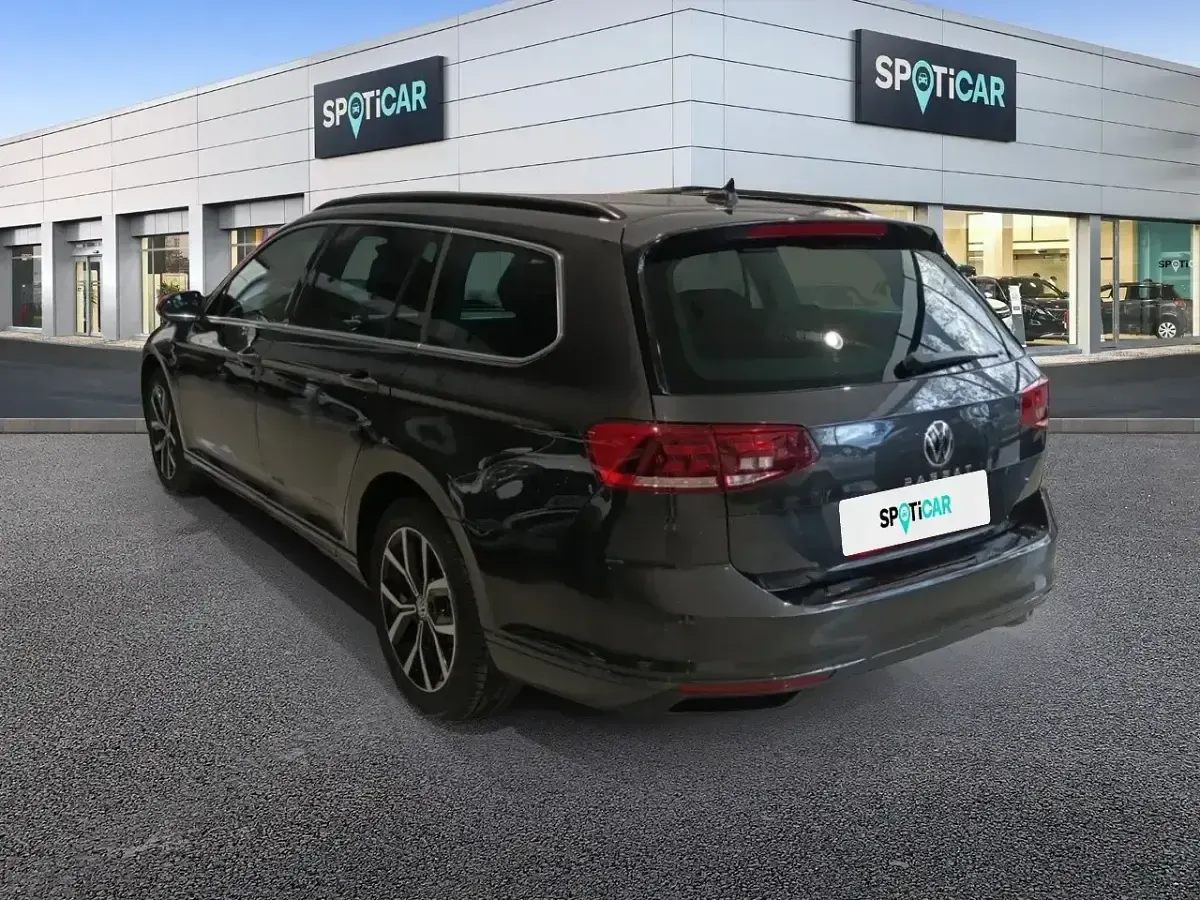Usado VW Passat Executive 150 CV (110 kW) 2021 Gris Familiar