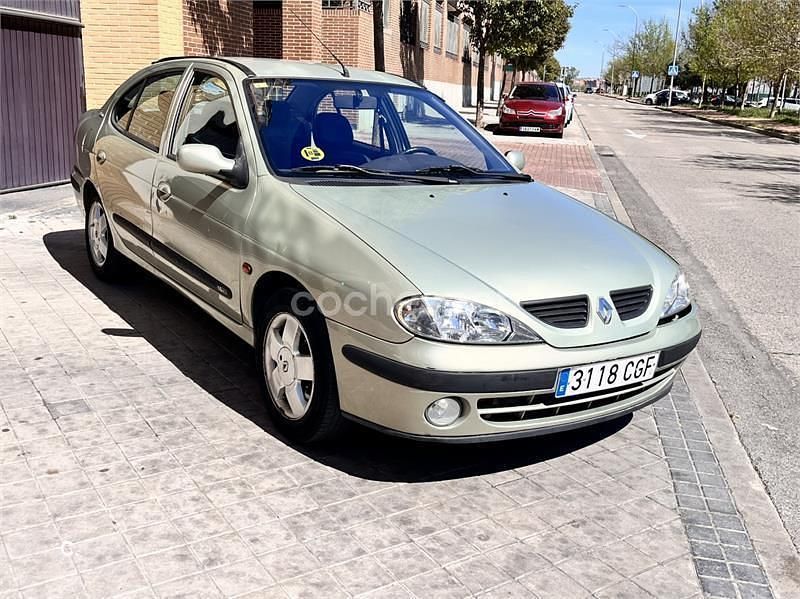 Usado Renault Mégane II 110 CV (80 kW) 2003 Verde Berlina