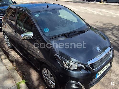 Usado Peugeot 108 Active 72 CV (52 kW) 2021 Gris / plata Berlina