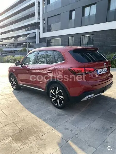 Usado MG ZS Luxury 197 CV (144 kW) 2025 Granate SUV