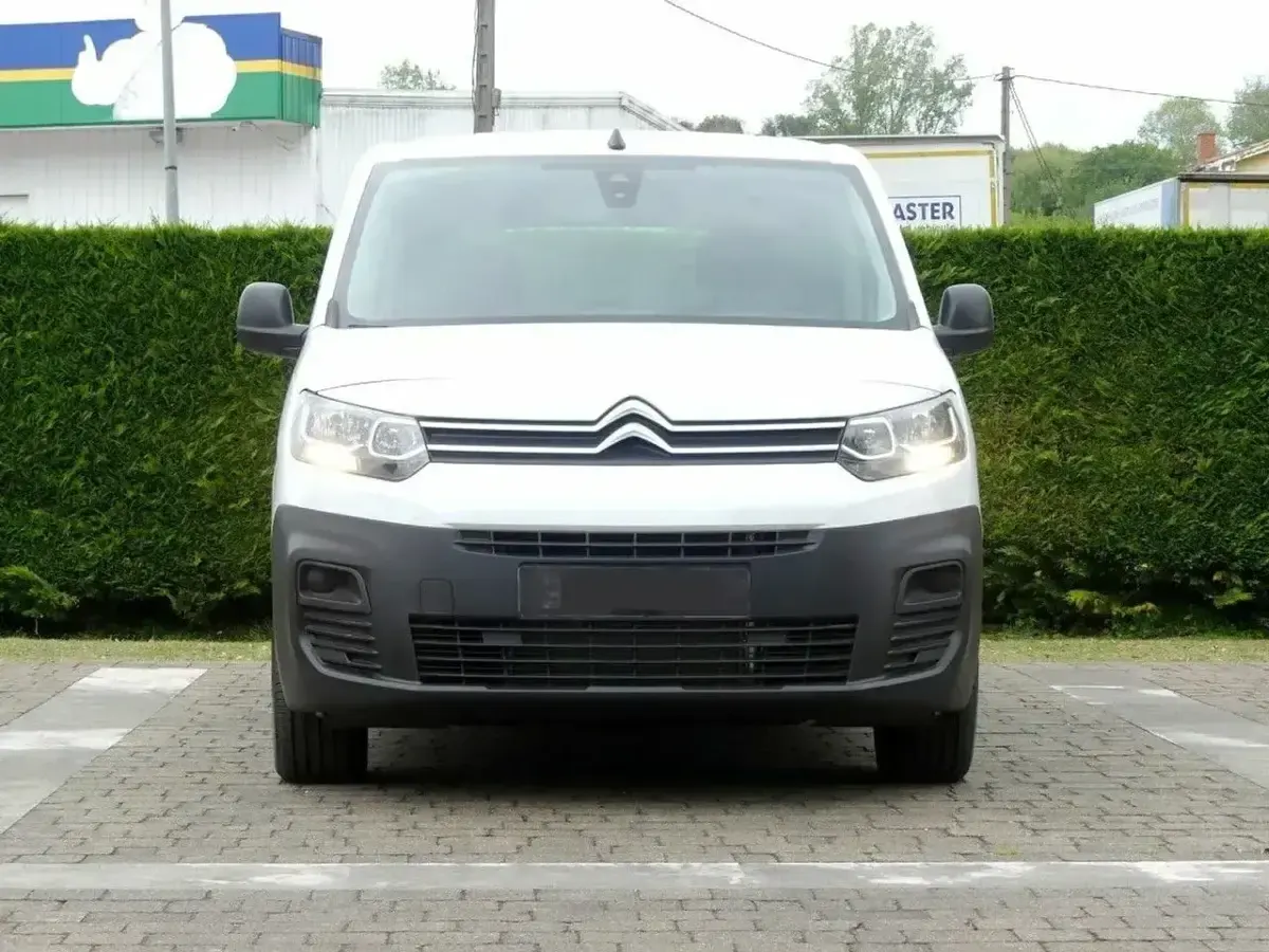 Usado Citroën e-Berlingo Live 100 kW (136 CV) 2024 Blanco Monovolumen