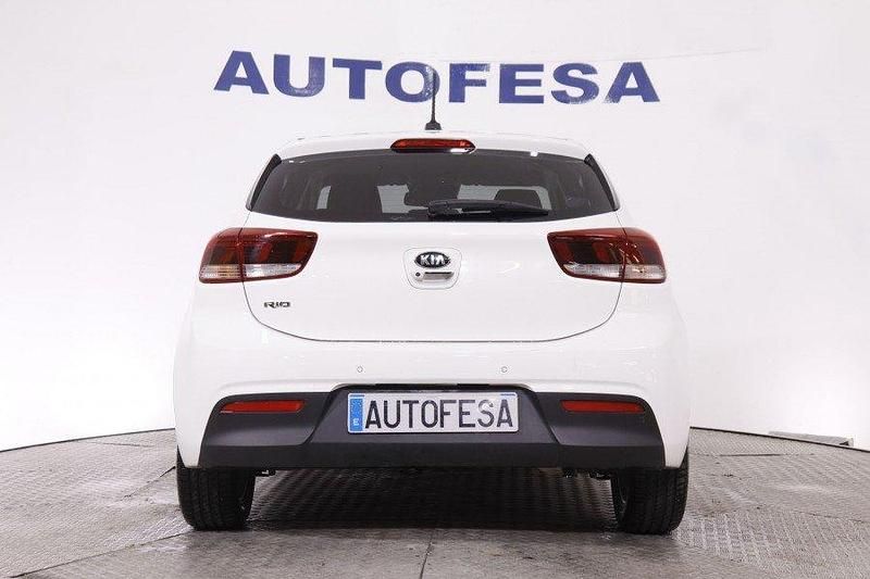 Usado Kia Rio 100 CV (73 kW) 2018 Blanco