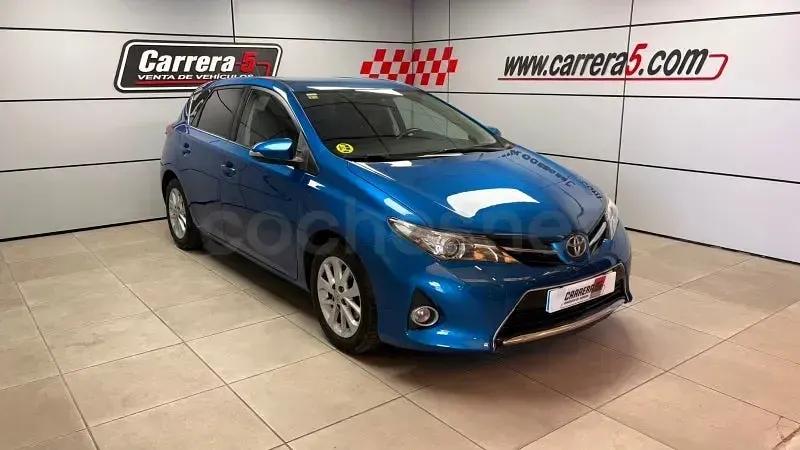 Usado Toyota Auris Live 90 CV (66 kW) 2013 Azul Berlina