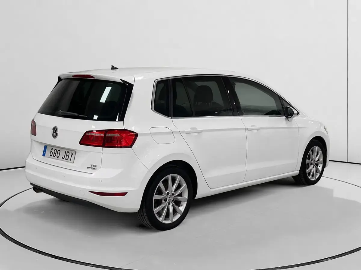 Usado VW Golf VII Sportline 110 CV (80 kW) 2015 Blanco Utilitario