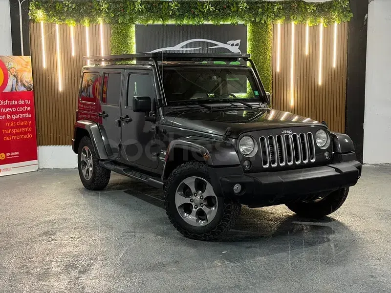 Usado Jeep Wrangler Unlimited Sahara 200 CV (147 kW) 2017 Gris / plata SUV