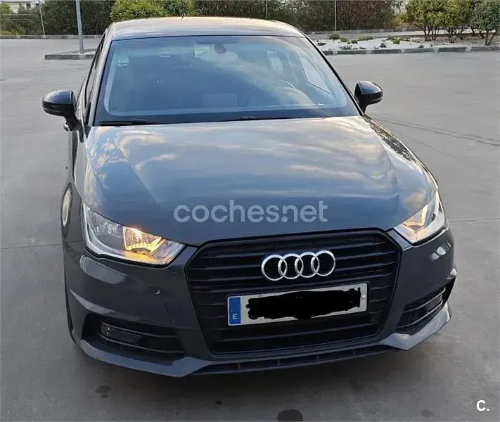 Usado Audi A1 Sportback 125 CV (91 kW) 2017 Gris / plata Utilitario