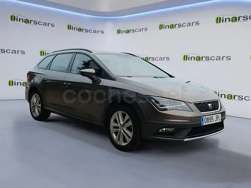 Usado Seat Leon 4Drive 184 CV (135 kW) 2016 Marrón Familiar
