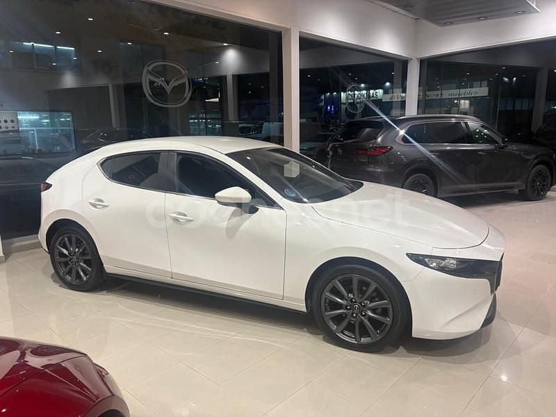 Blanco Nuevo 2025 Mazda 3 Center-Line Berlina | 24.900 € (Precio justo) - Imagen 1/4