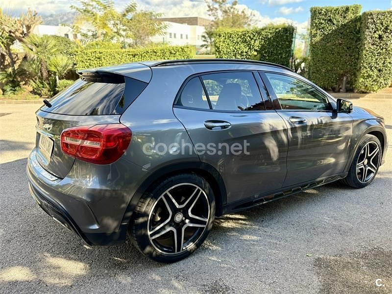 Usado Mercedes GLA200 AMG line 136 CV (100 kW) 2016 Gris / plata SUV