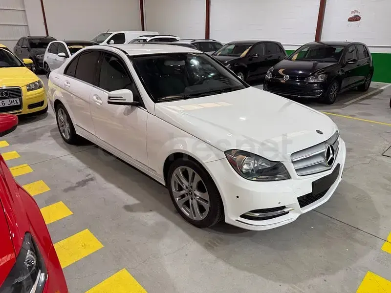 Usado Mercedes C200 Avantgarde 136 CV (100 kW) 2012 Blanco Berlina