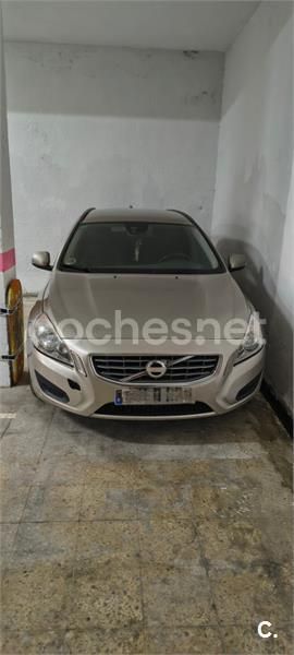 Beige Usado 2011 Volvo V60 Momentum Familiar | 6500 € (Precio justo) - Imagen 1/4