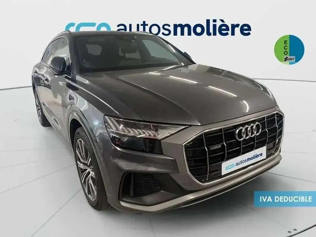 Usado Audi Q8 286 CV (210 kW) 2022 Gris SUV