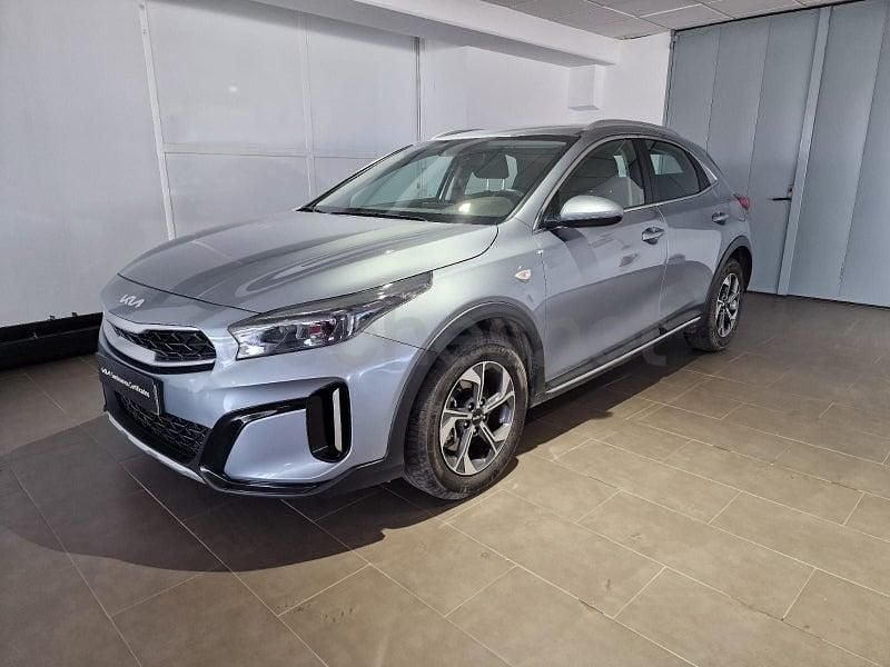 Usado Kia XCeed 101 CV (74 kW) 2025 Gris SUV