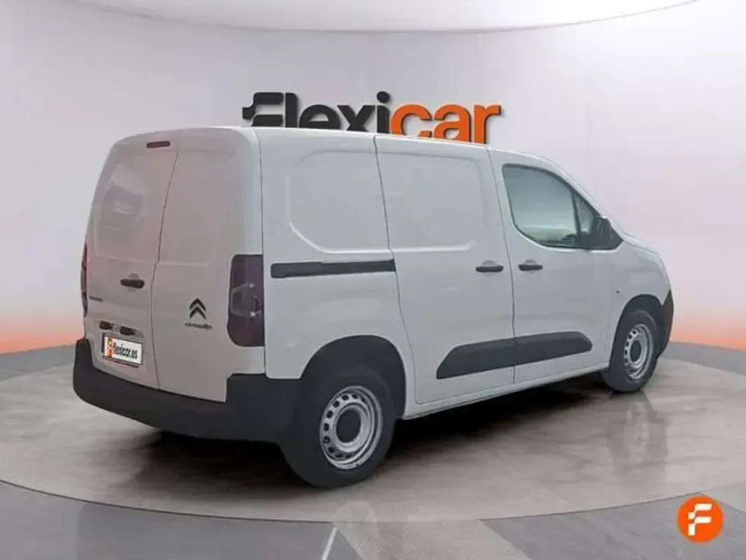 Usado Citroën Berlingo 102 CV (75 kW) 2021 Blanco Monovolumen