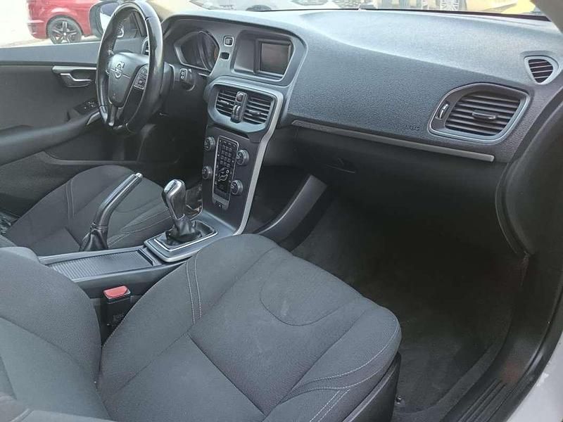 Usado Volvo V40 Kinetic 114 CV (83 kW) 2015 Blanco SUV