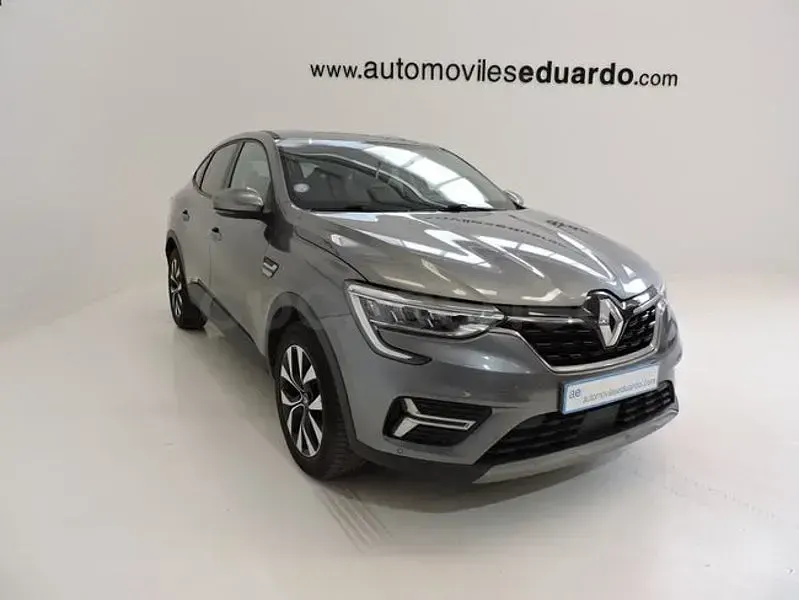 Usado Renault Arkana Evolution 145 CV (106 kW) 2023 Gris / plata SUV