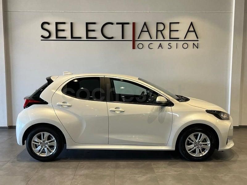 Usado Toyota Yaris 125 CV (91 kW) 2022 Blanco Utilitario