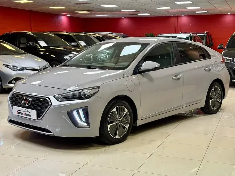 Usado Hyundai Ioniq 141 CV (103 kW) 2022 Gris / plata Utilitario
