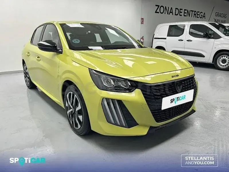 Usado Peugeot 208 Active 100 CV (73 kW) 2024 Amarillo Utilitario