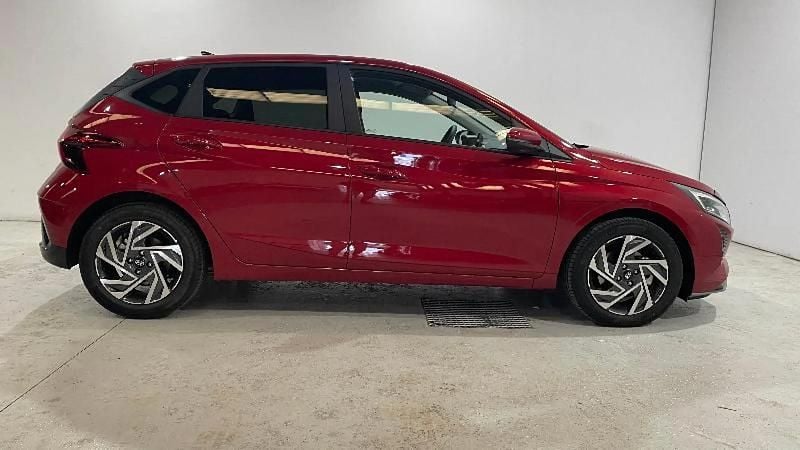 Nuevo Hyundai i20 100 CV (73 kW) 2026 Rojo Utilitario
