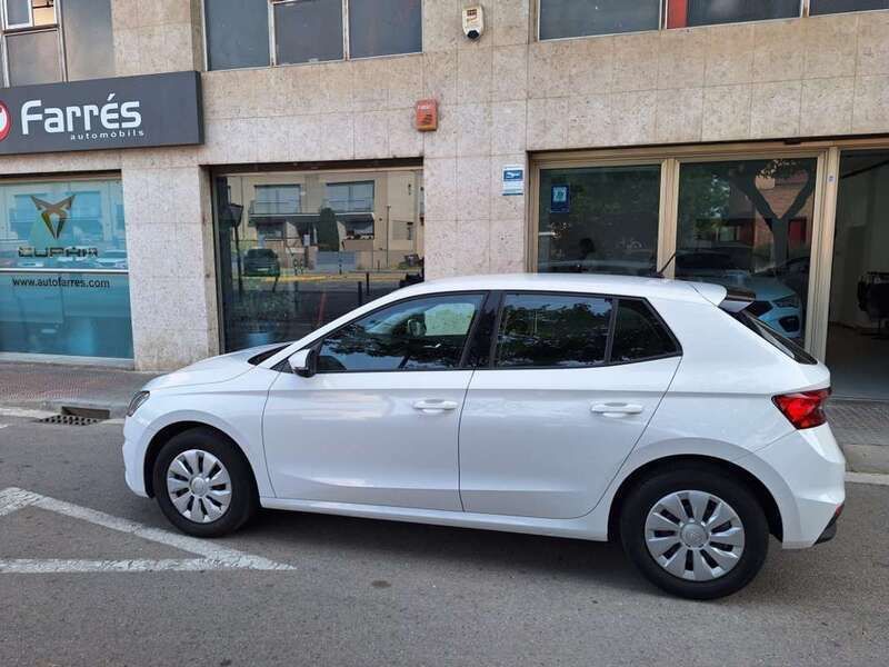 Usado Skoda Fabia Active 80 CV (58 kW) 2022 Utilitario