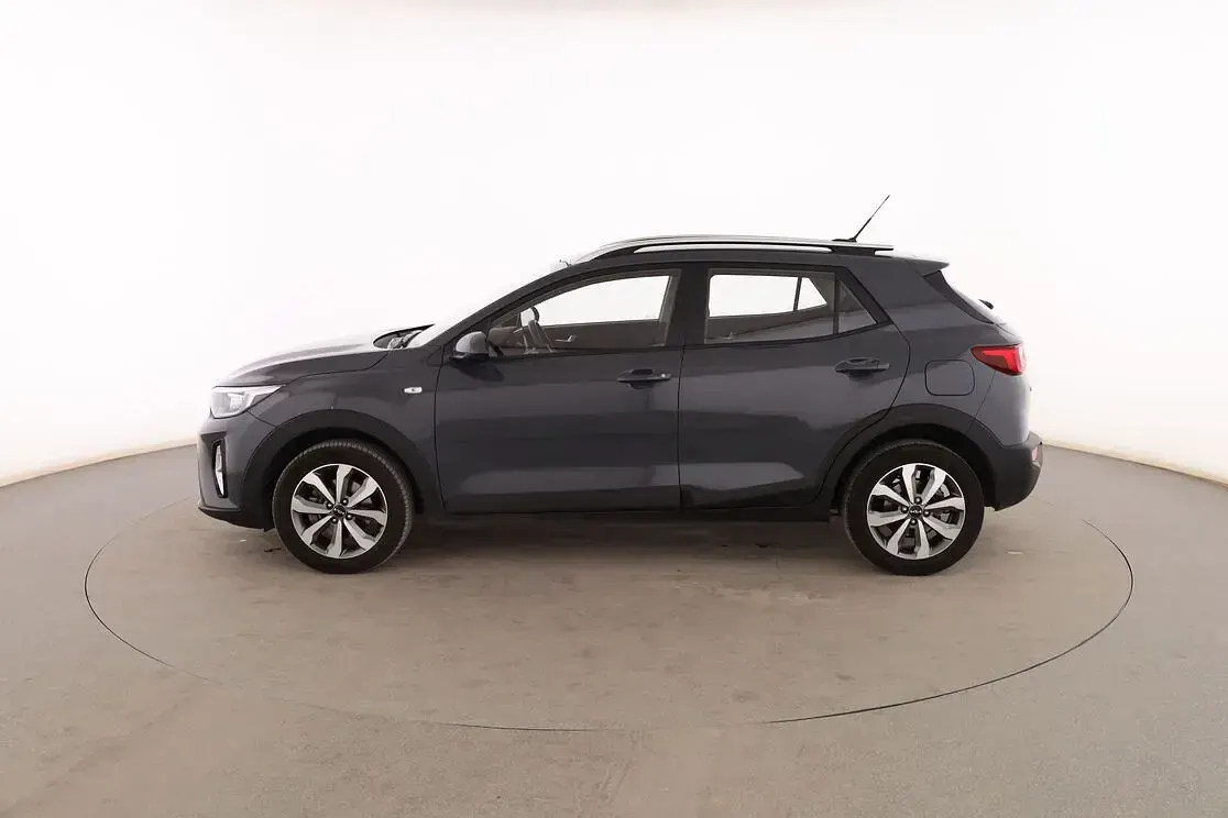 Usado Kia Stonic 84 CV (61 kW) 2022 Gris SUV