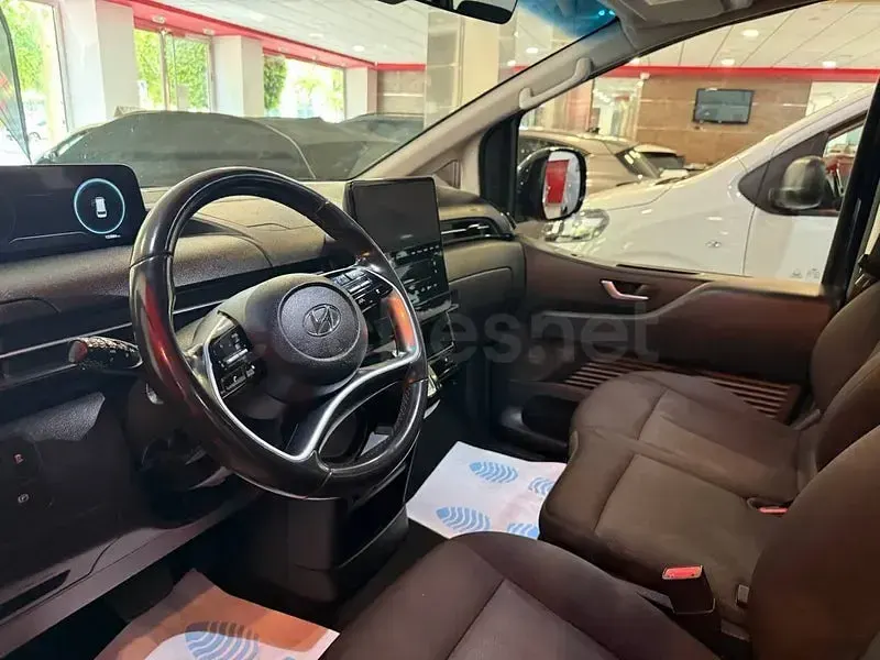 Usado Hyundai Staria 177 CV (130 kW) 2023 Negro Monovolumen