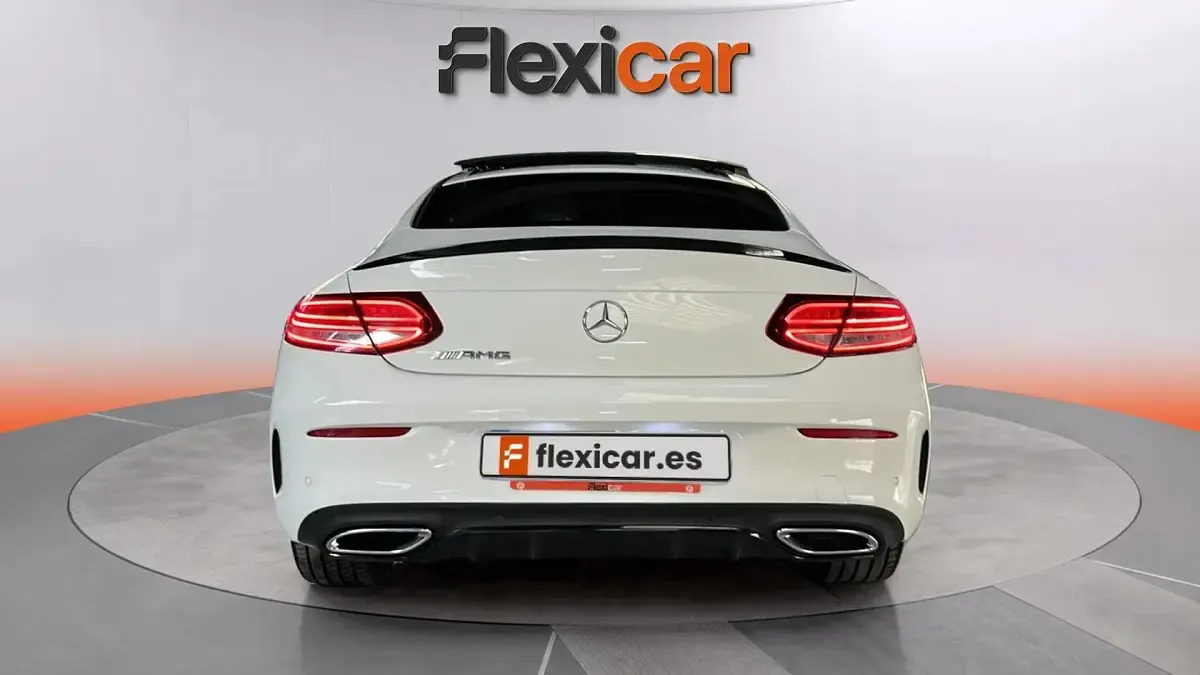 Usado Mercedes C220 194 CV (142 kW) 2020 Blanco Coupe