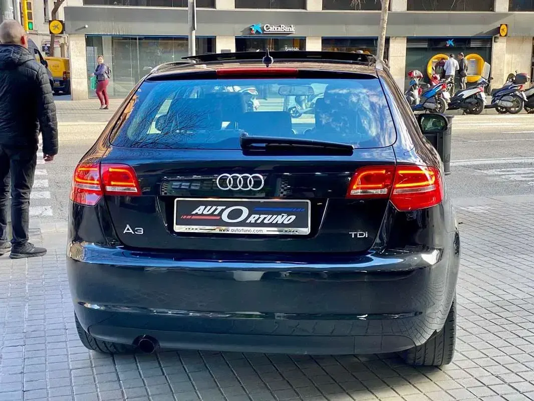 Usado Audi A3 Sportback S-Line 140 CV (102 kW) 2011 Negro Utilitario
