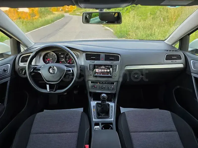 Usado VW Golf VII Edition 105 CV (77 kW) 2014 Blanco Berlina