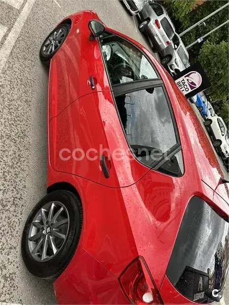Käytetty Seat Ibiza I-Tech 70 HP (51 kW) 2015 Punainen Sedan