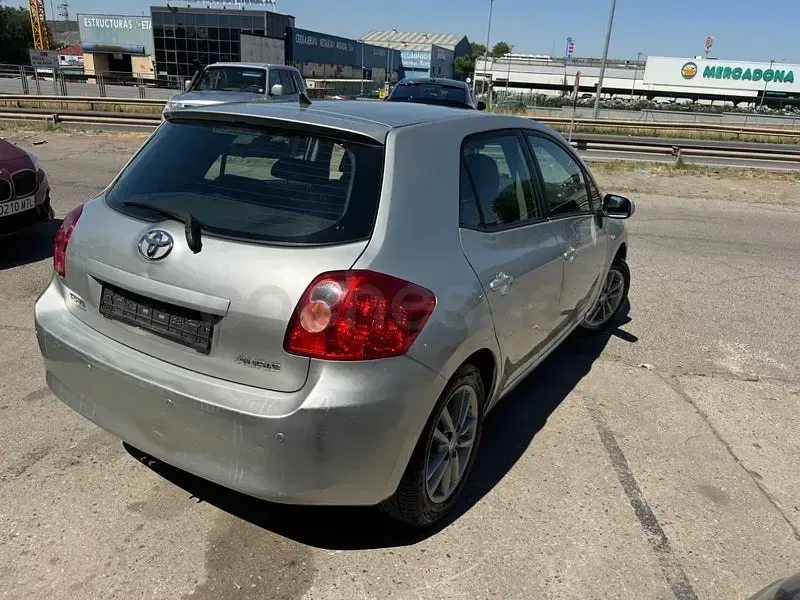 Usado Toyota Auris 97 CV (71 kW) 2008 Gris / plata Utilitario