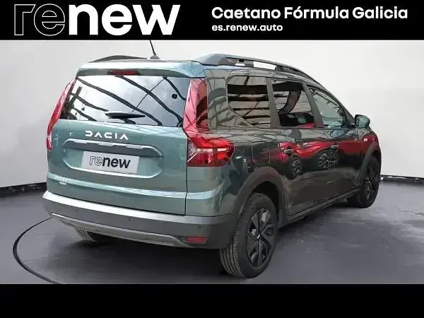 Usado Dacia Jogger Expression 140 CV (102 kW) 2025 Verde Monovolumen