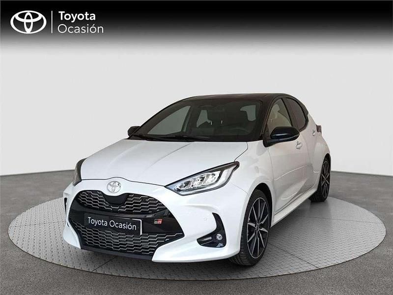Usado Toyota Yaris Hybrid Plus 131 CV (96 kW) 2025 Monovolumen