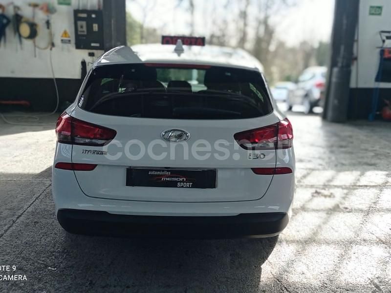 Usado Hyundai i30 GO! 116 CV (85 kW) 2018 Blanco Familiar