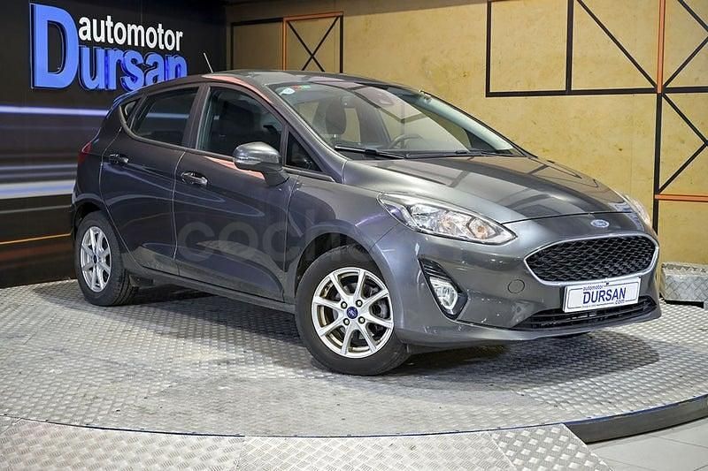 Usado Ford Fiesta Trend 86 CV (63 kW) 2019 Gris Utilitario