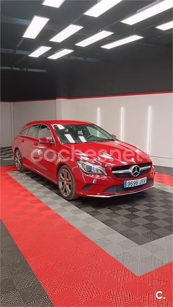 Rojo Usado 2016 Mercedes CLA200 Shooting Brake Urban Familiar | 12.000 € (Super precio) - Imagen 1/4