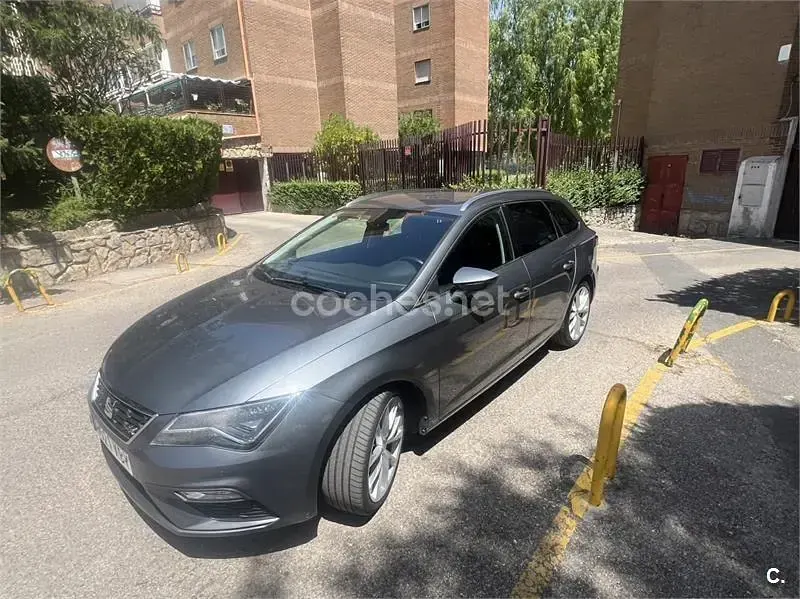 Usado Seat Leon ST FR 150 CV (110 kW) 2017 Gris / plata Familiar